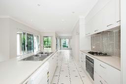 Premium Lioli Slabs and Surfaces Dealer for Modern Interiors