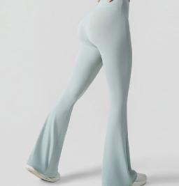 Choosing Lightweight Yoga Sets for Comfort and Mobility