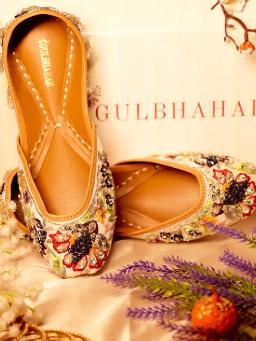 Floral Punjabi Juttis: A Beautiful Match for Traditional and Modern Outfits